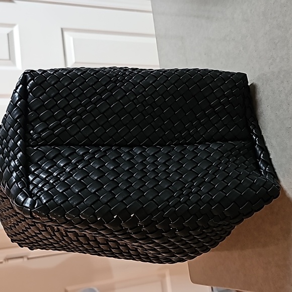 *NEW* Vegan Leather Handmade Woven Tote - Picture 6 of 7